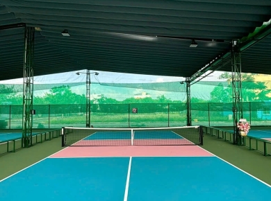 Thi công mái che sân pickleball