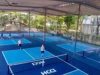 Thi công mái che sân pickleball