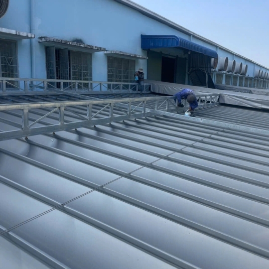 Mái che bạt ở xưởng